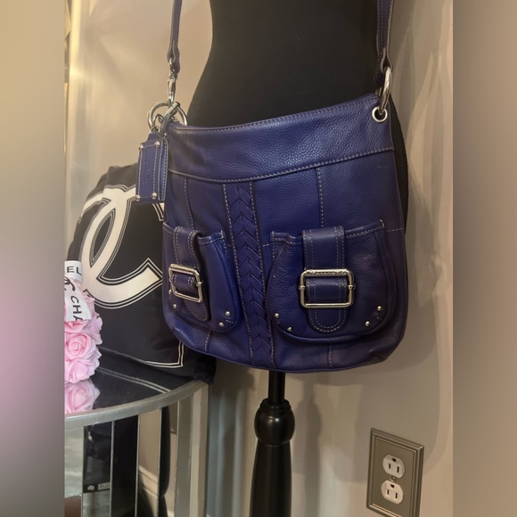 PERFECT CONDITION BARELY USED TIGNANELLO CROSSBODY/SHOULDER BAG IN BEST BLUE!!! - Picture 3 of 16